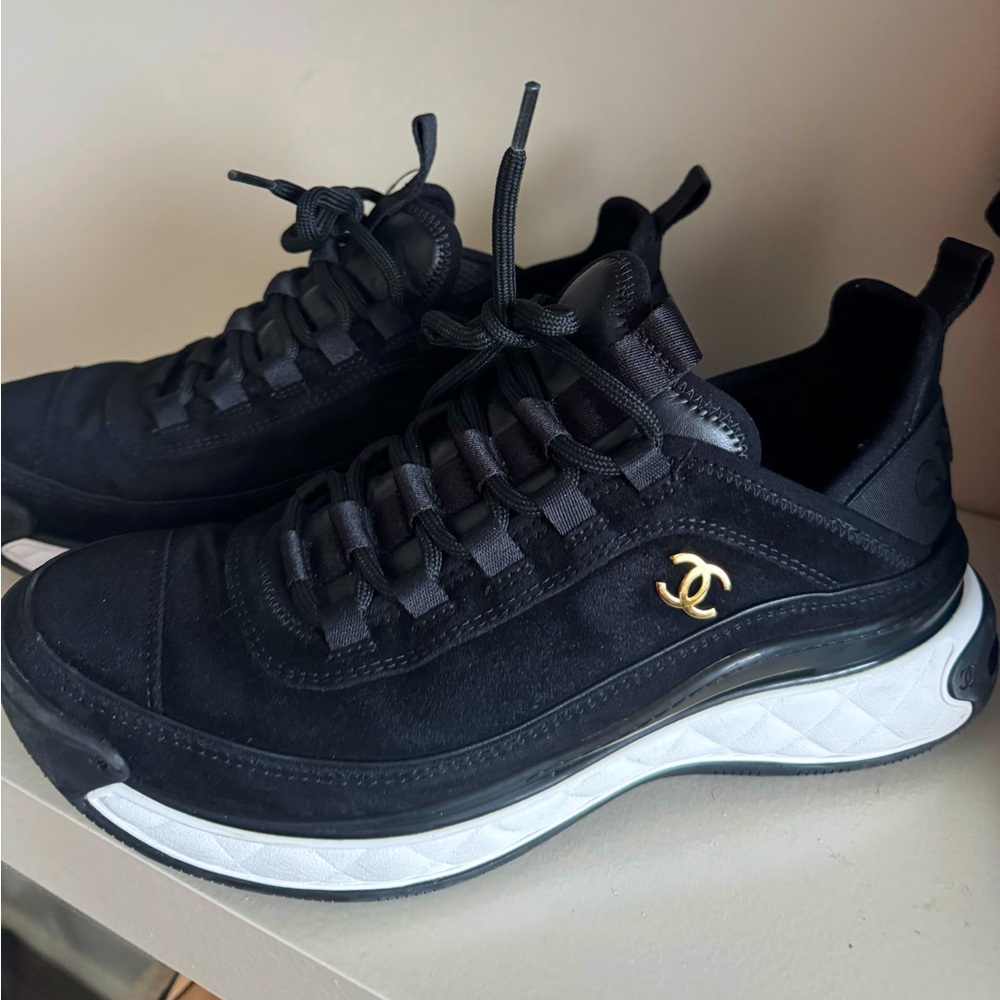 Chanel sneakers size 40